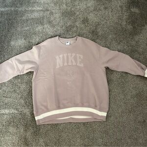 Nike Women's Sportswear Phoenix Fleece Oversized Crewneck
Sweatshirt